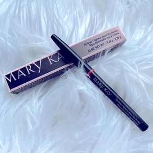 🛍2/$12 
Mary Kay Lip Liner